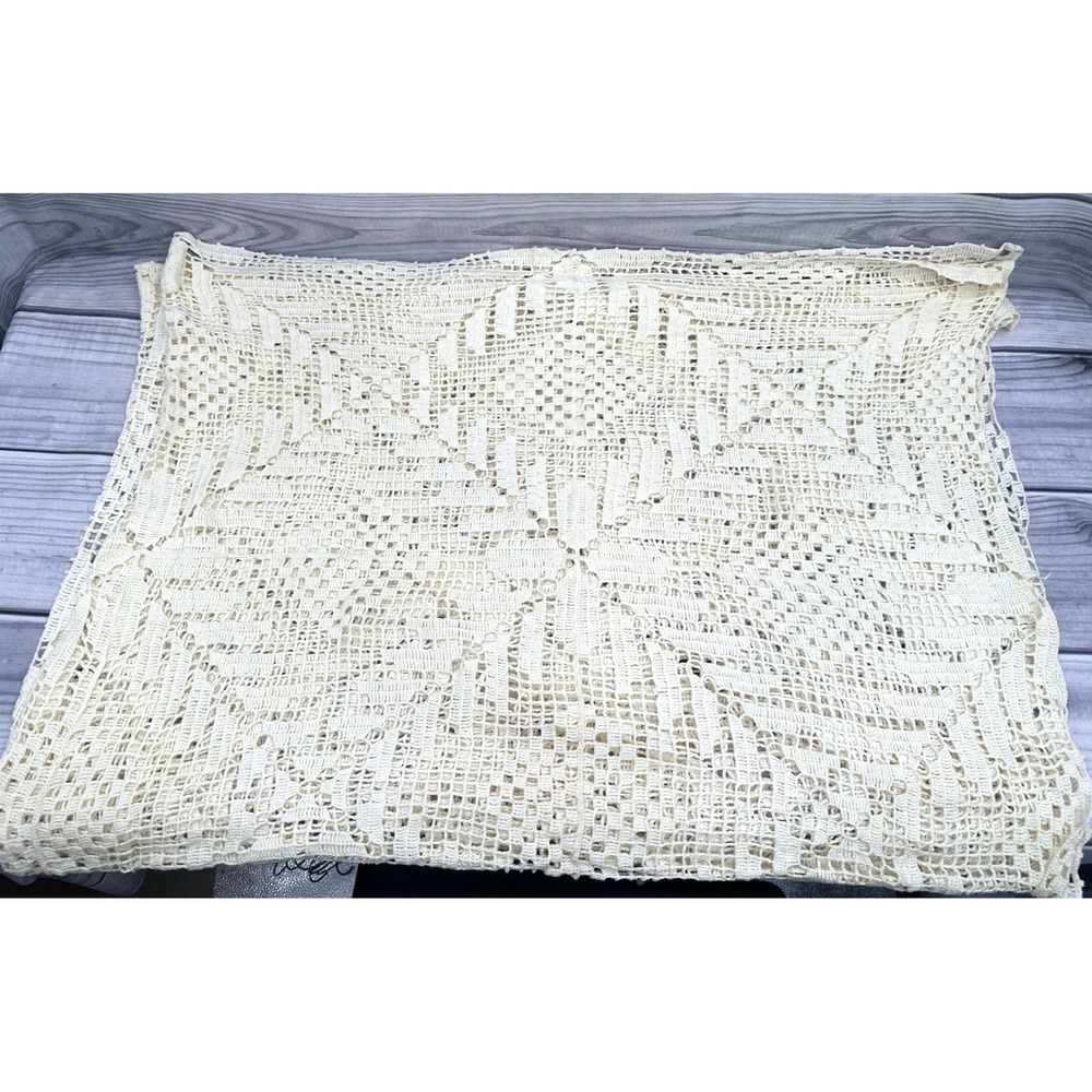 VINTAGE IVORY CROTCHET TABLECLOTH - RECTANGLE - 72" X 52" * LOT 14